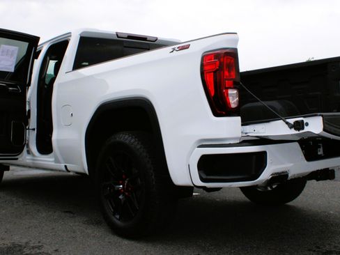Used 2023 GMC Sierra 1500 Elevation w/ Preferred Package AWD/4WD image 15
