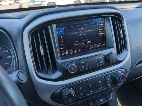 Used 2020 GMC Canyon SLE w/ Elevation Edition image 2