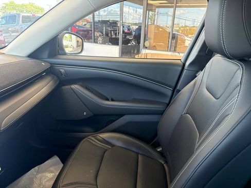 Used 2025 Ford Mustang Mach-E Premium AWD/4WD image 23