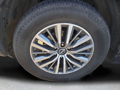 Used 2021 Nissan Armada SL w/ Captain's Chairs Package image 9