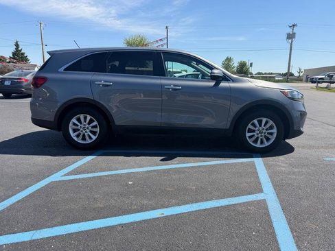 Used 2020 Kia Sorento LX FWD image 12