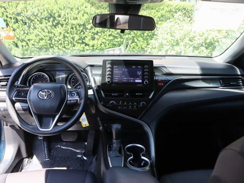 Used 2021 Toyota Camry LE FWD image 27