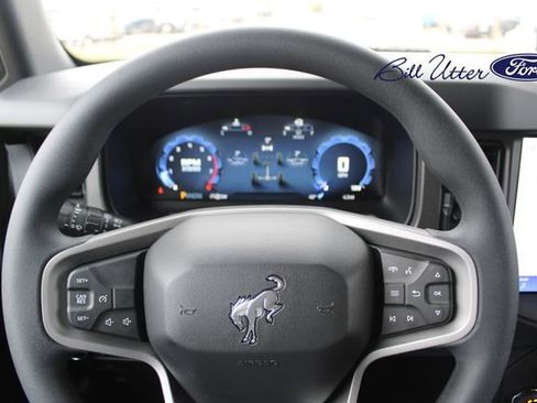 New 2025 Ford Bronco 4-Door image 16