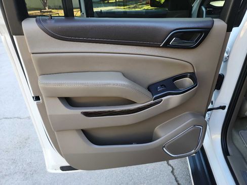 Used 2017 GMC Yukon XL SLT w/ Open Road Package image 31