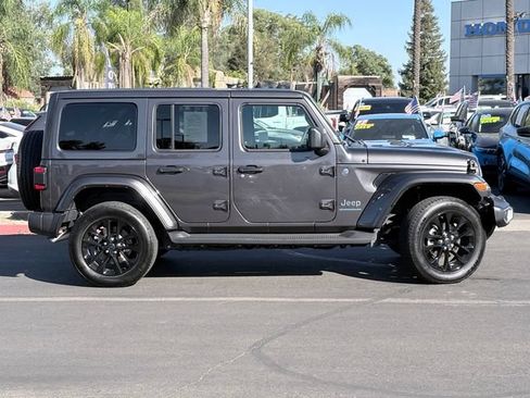 Used 2025 Jeep Wrangler Unlimited Sahara AWD/4WD image 3