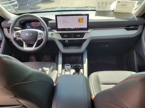 Certified 2026 Ford Explorer Active RWD image 17