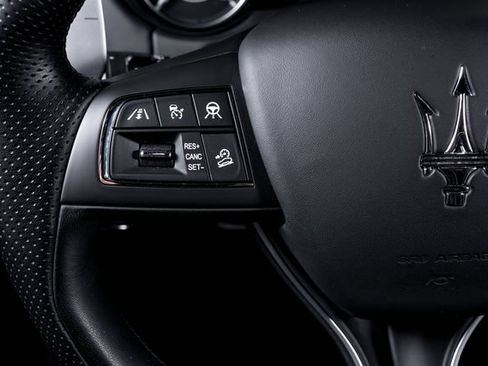 Used 2024 Maserati Levante GT Ultima AWD/4WD image 39