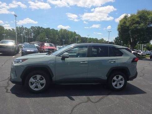 Used 2019 Toyota RAV4 XLE AWD/4WD image 5