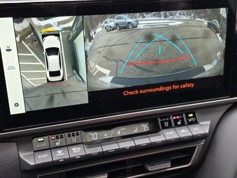 Used 2025 Toyota Camry image 20