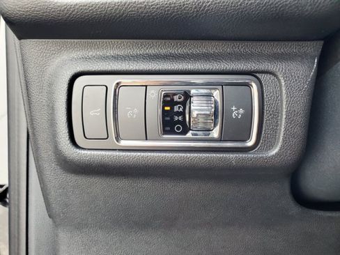 Used 2024 Lincoln Corsair FWD w/ Equipment Group 101A image 16