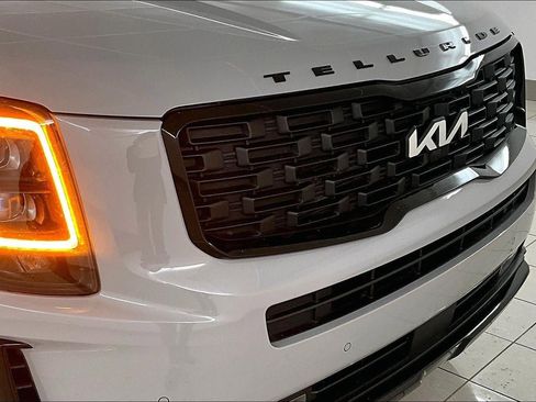 Used 2022 Kia Telluride SX w/ SX Prestige Package image 34