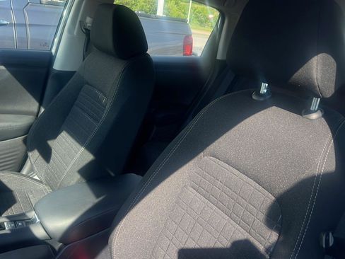 Used 2024 Honda HR-V LX image 9
