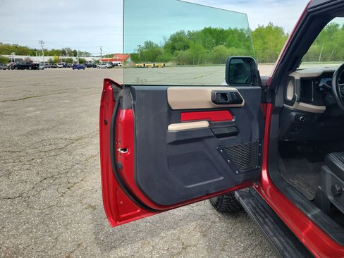 Used 2021 Ford Bronco Big Bend w/ Sasquatch Package AWD/4WD image 15
