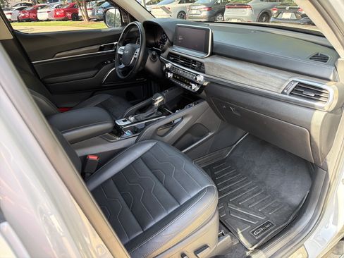 Used 2022 Kia Telluride SX w/ SX Prestige Package AWD/4WD image 13
