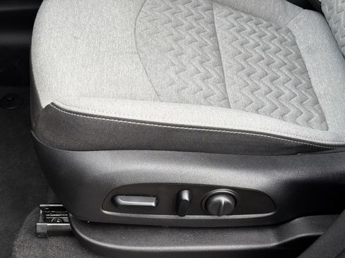 Used 2023 Chevrolet Equinox LT w/ Driver Convenience Package image 20