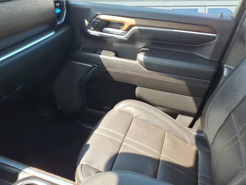 Used 2024 Chevrolet Silverado 2500 High Country w/ High Country Premium Package AWD/4WD image 16