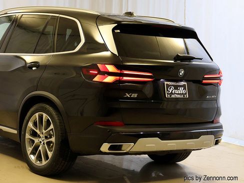 New 2026 BMW X5 xDrive50e w/ Executive Package image 8
