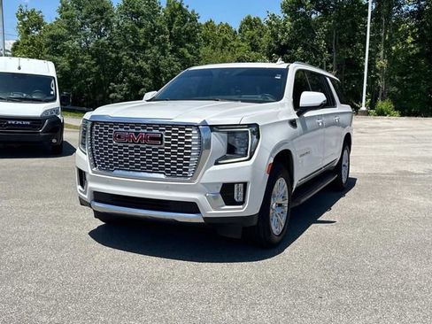 Used 2024 GMC Yukon XL Denali w/ Advanced Technology Package AWD/4WD image 8