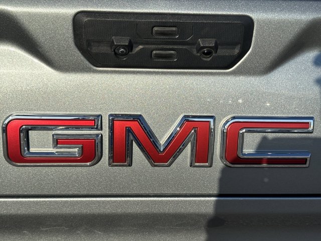 Used 2025 GMC Sierra 1500 SLT AWD/4WD image 30