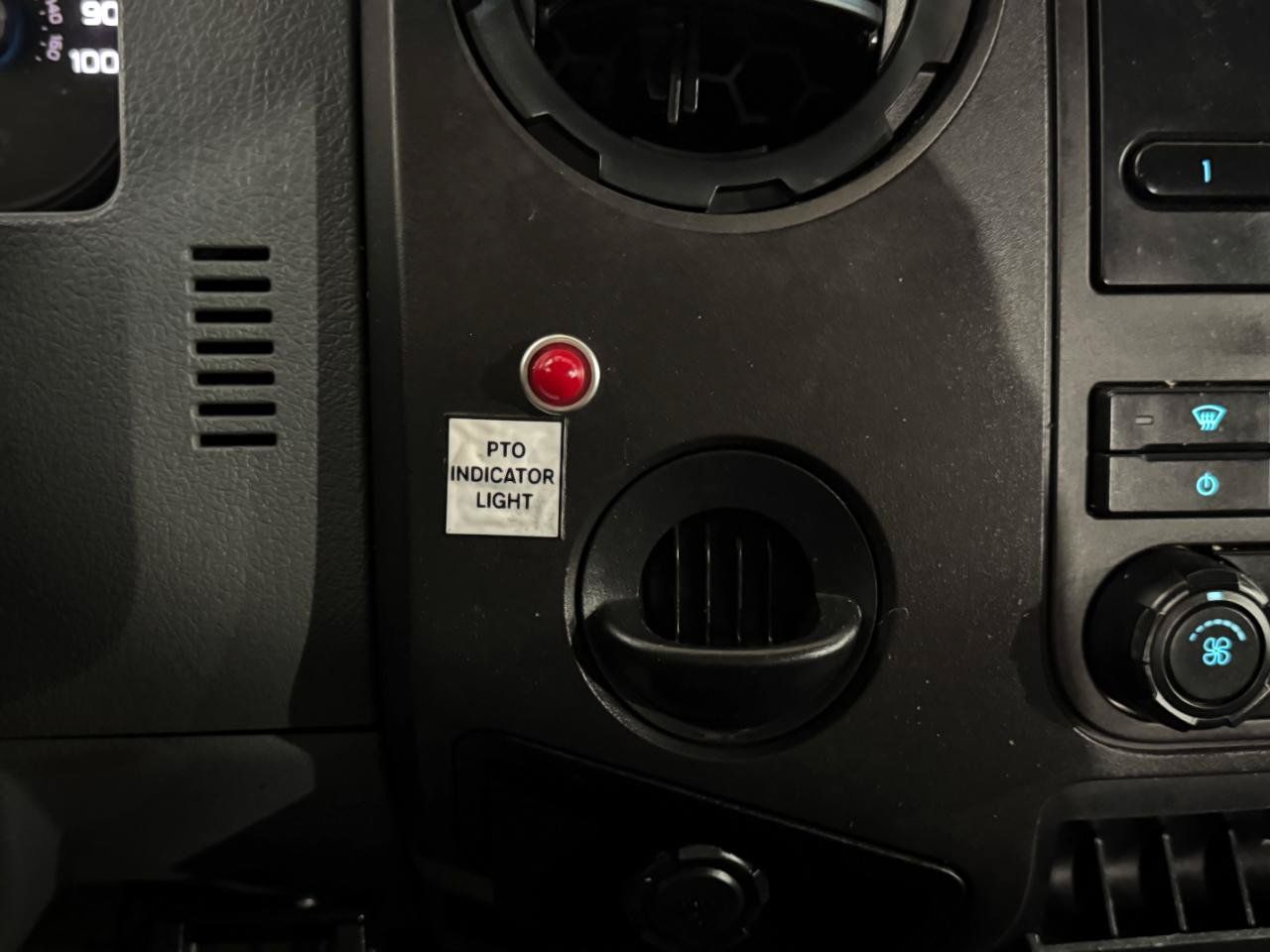 Used 2012 Ford F550 Luxury w/ Snow Plow Prep Pkg RWD image 19