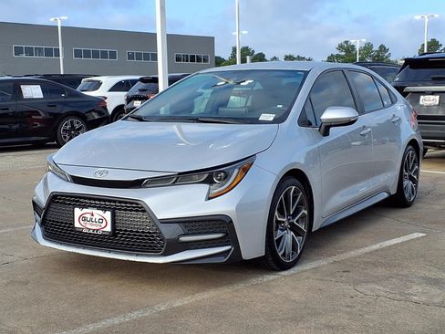 Used 2021 Toyota Corolla SE FWD image 3