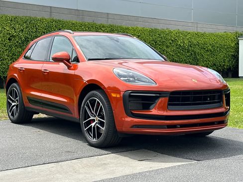 Certified 2022 Porsche Macan S image 10