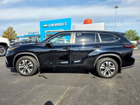 Used 2024 Toyota Highlander Limited AWD/4WD image 3