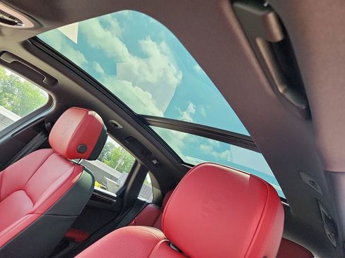 New 2026 Porsche Macan image 12