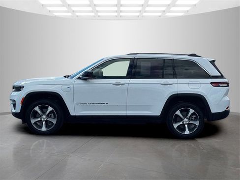 Used 2023 Jeep Grand Cherokee 4WD 4xe image 4