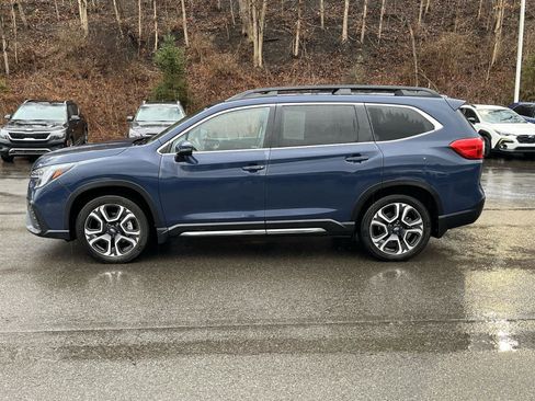 Used 2023 Subaru Ascent Limited image 2