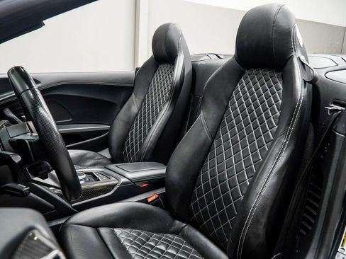 Used 2017 Audi R8 V10 w/ Carbon Exterior Package AWD/4WD image 26