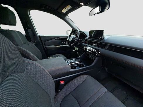 Used 2023 Honda Pilot Sport image 27