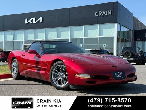 Used 2004 Chevrolet Corvette Convertible w/ Preferred Equipment Group RWD image 24