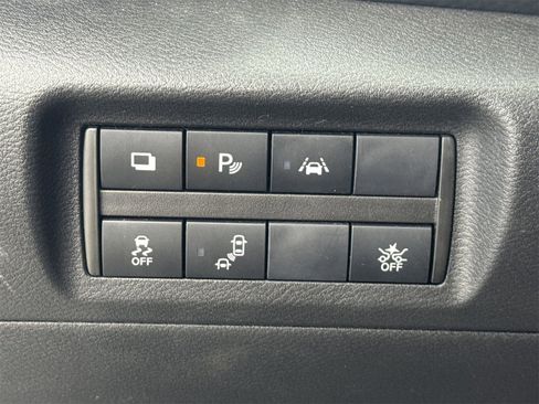 Used 2021 Nissan Kicks S image 31