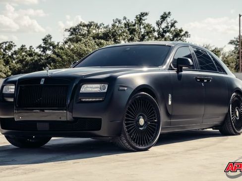 Used 2014 Rolls-Royce Ghost RWD image 35