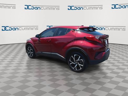Used 2018 Toyota C-HR XLE FWD image 6
