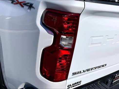 Used 2023 Chevrolet Silverado 3500 LT w/ Remote Start Package image 23