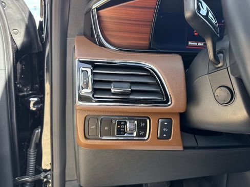 Used 2024 Lincoln Navigator L Reserve image 34