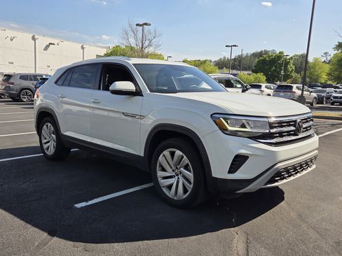 Used 2023 Volkswagen Atlas Cross Sport SE image 3