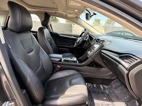 Used 2017 Ford Fusion Titanium FWD image 18