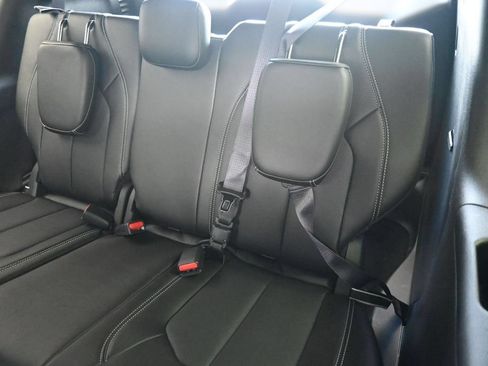 New 2027 Chrysler Pacifica Select FWD image 12