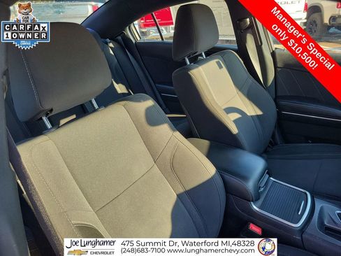 Used 2015 Dodge Charger SXT image 28
