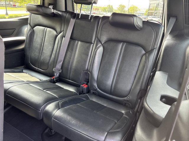Used 2024 Jeep Wagoneer Series II w/ Flexible Seating Group RWD image 17