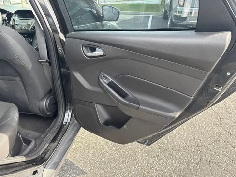 Used 2015 Ford Focus SE FWD image 15