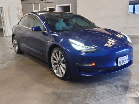 Used 2018 Tesla Model 3 Performance image 3