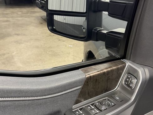 Used 2024 Ford F250 Lariat w/ Chrome Package image 33