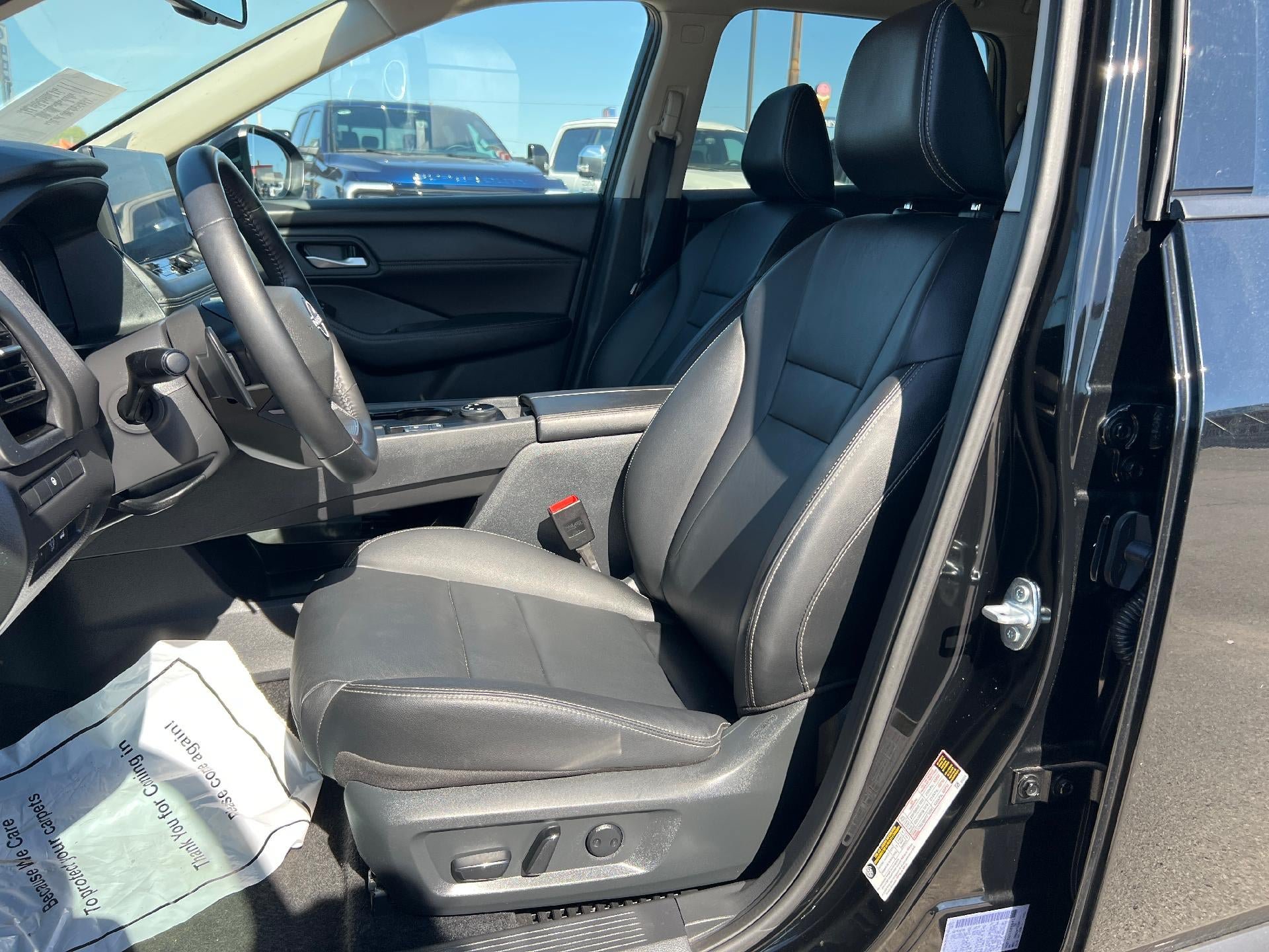 Used 2026 Nissan Rogue SL AWD/4WD image 12