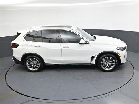 New 2026 BMW X5 xDrive50e image 18