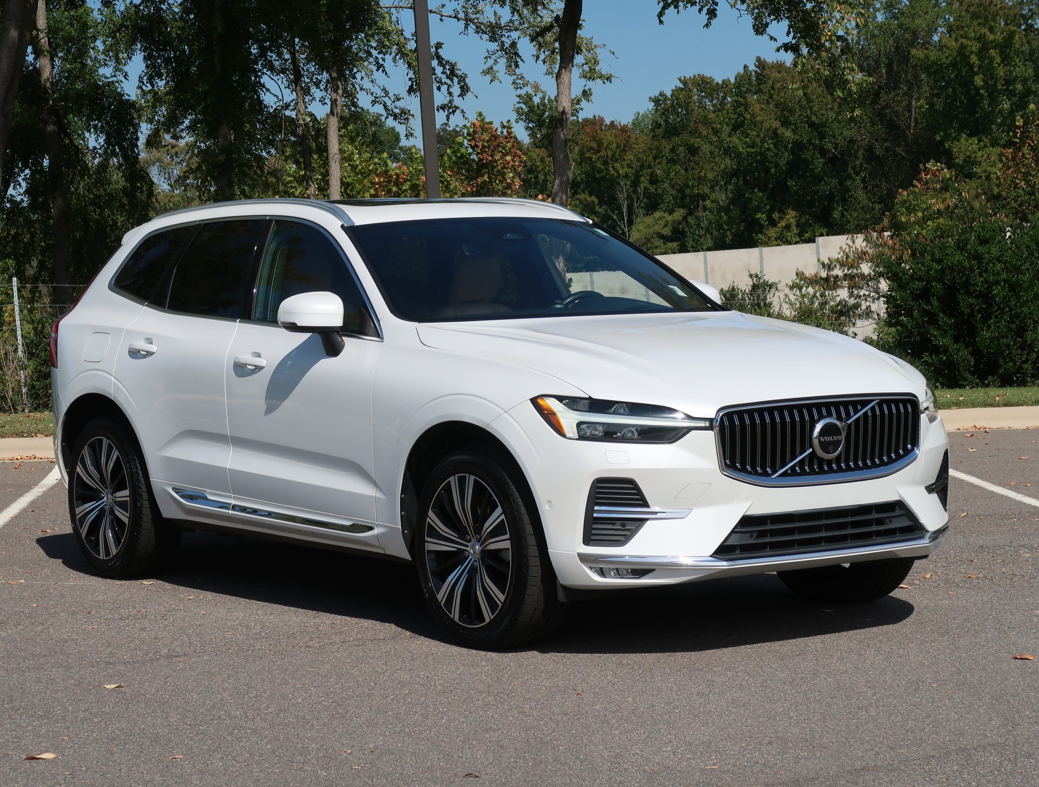 Used 2022 Volvo XC60 B6 Inscription w/ Advanced Package AWD/4WD image 1