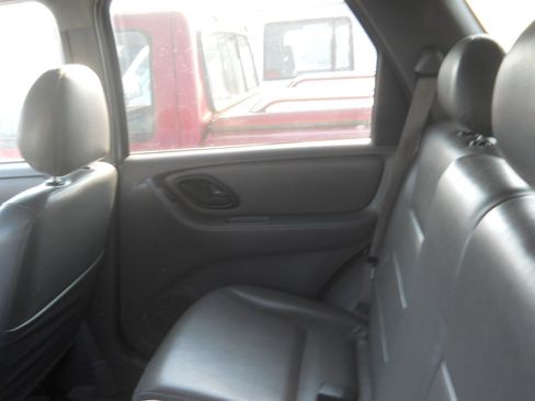 Used 2002 Ford Escape XLT image 9